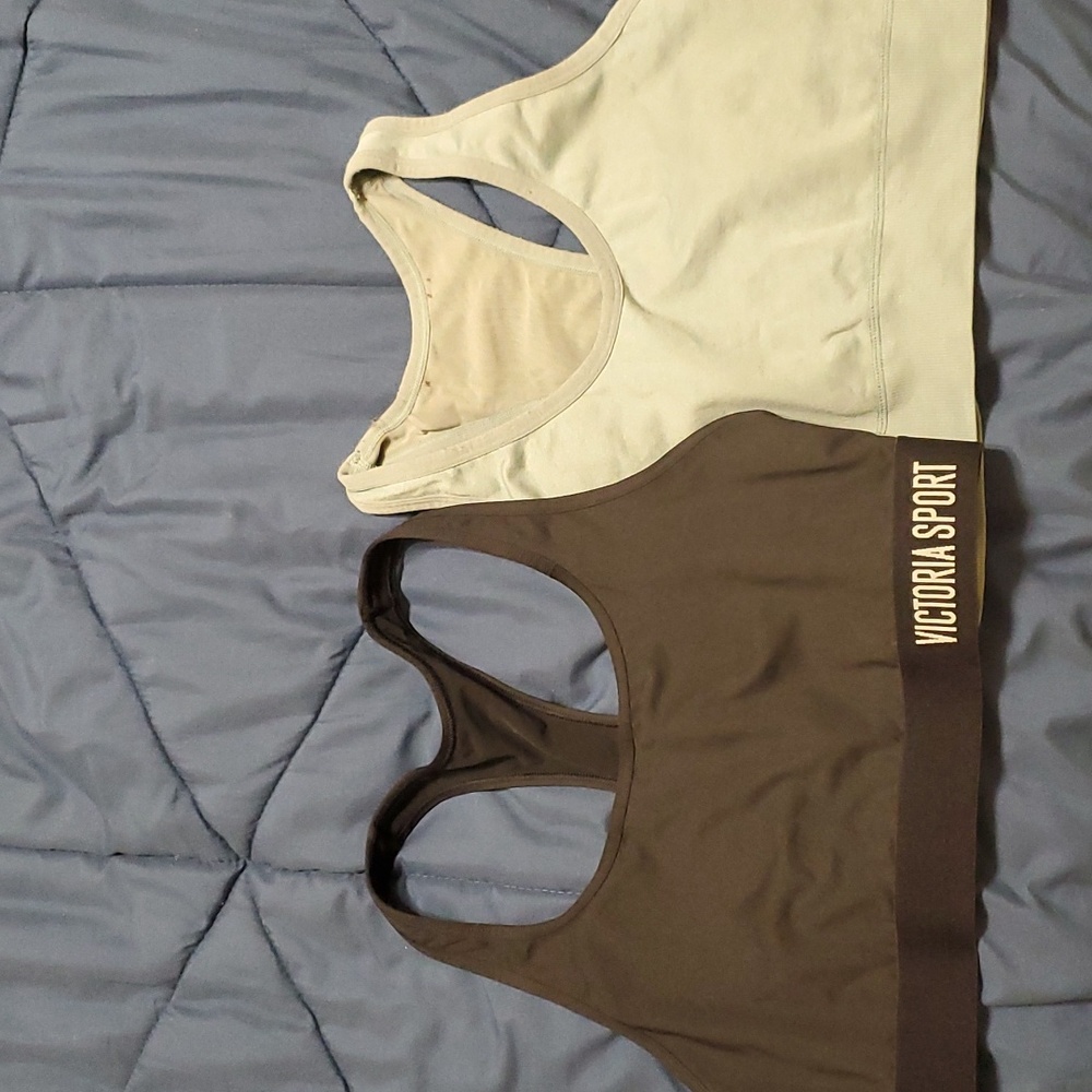2 sport bras Victoria sport black bra
